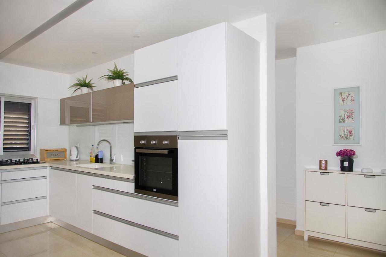 Apartment Etsel Bat Yam Exterior foto